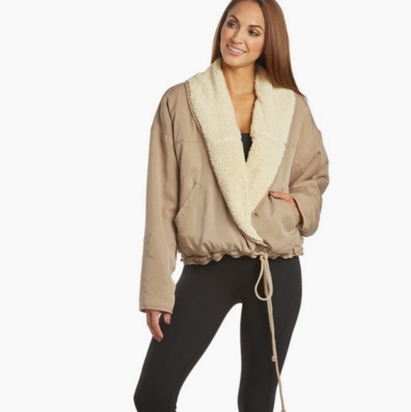 *Pics Updated!*🎉🎊HP 11/22🎉🎊FP Movement Mix it Up Mix it Up Reversible Jacket - Picture 2 of 16